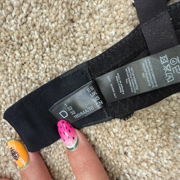 La Perla Black Lace Triangle Bra Underwire, size 32D - Picture 6 of 7